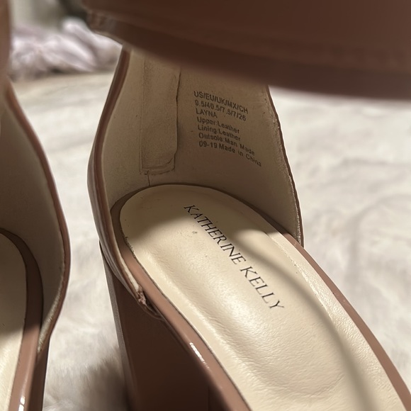 Nude Block heel sandals, size 9.5 - Picture 5 of 5